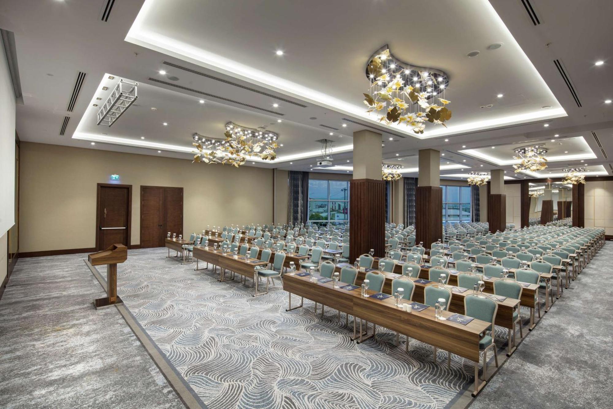 Hotel Doubletree By Hilton Afyonkarahisar Esterno foto